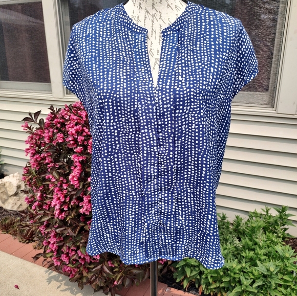 💥3/$20 Medium Polka Dot Collective Concepts Top! - Picture 3 of 9